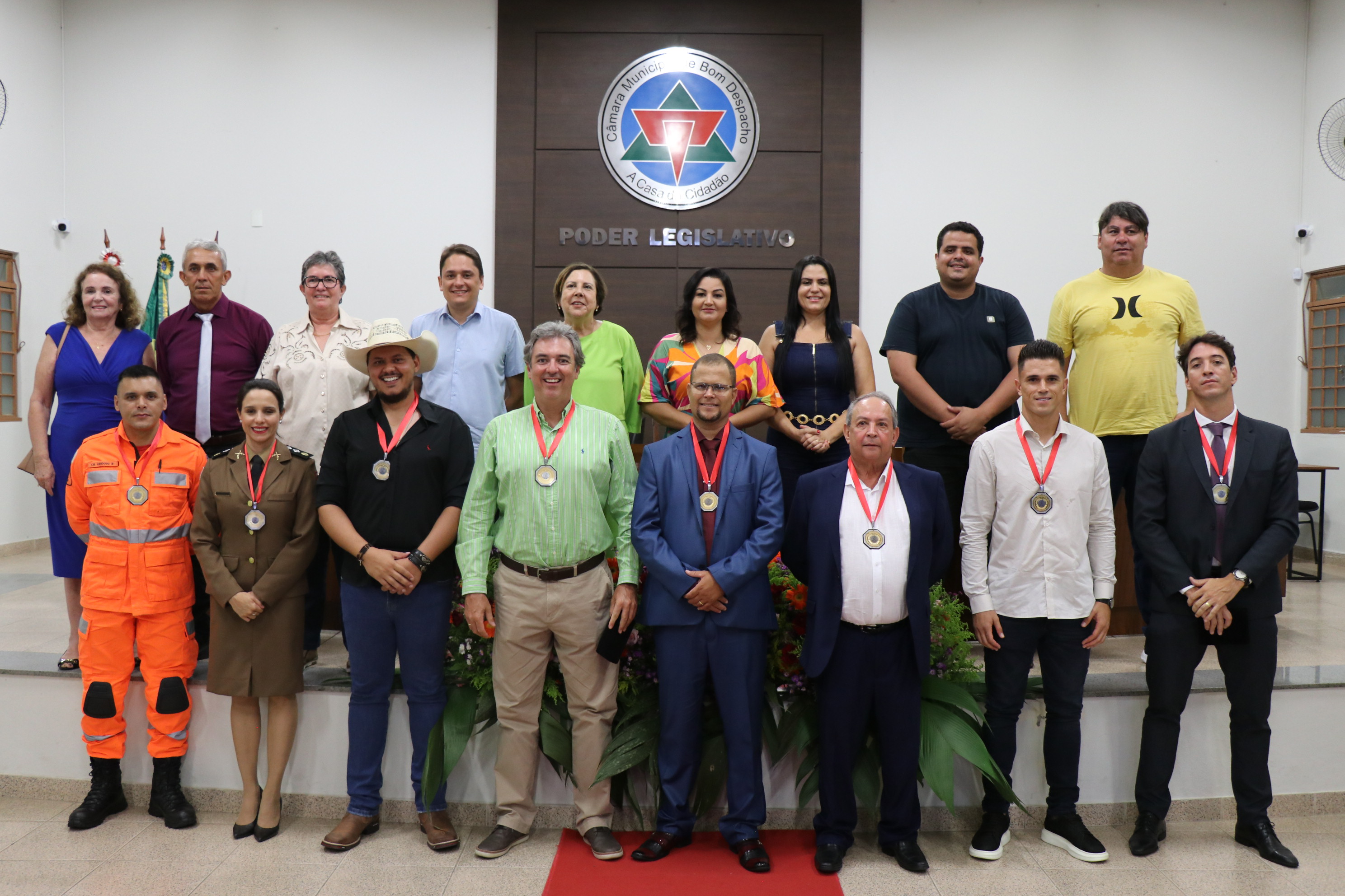 Medalha Coronel Tininho homenageia bondespachenses destaques em todo país.