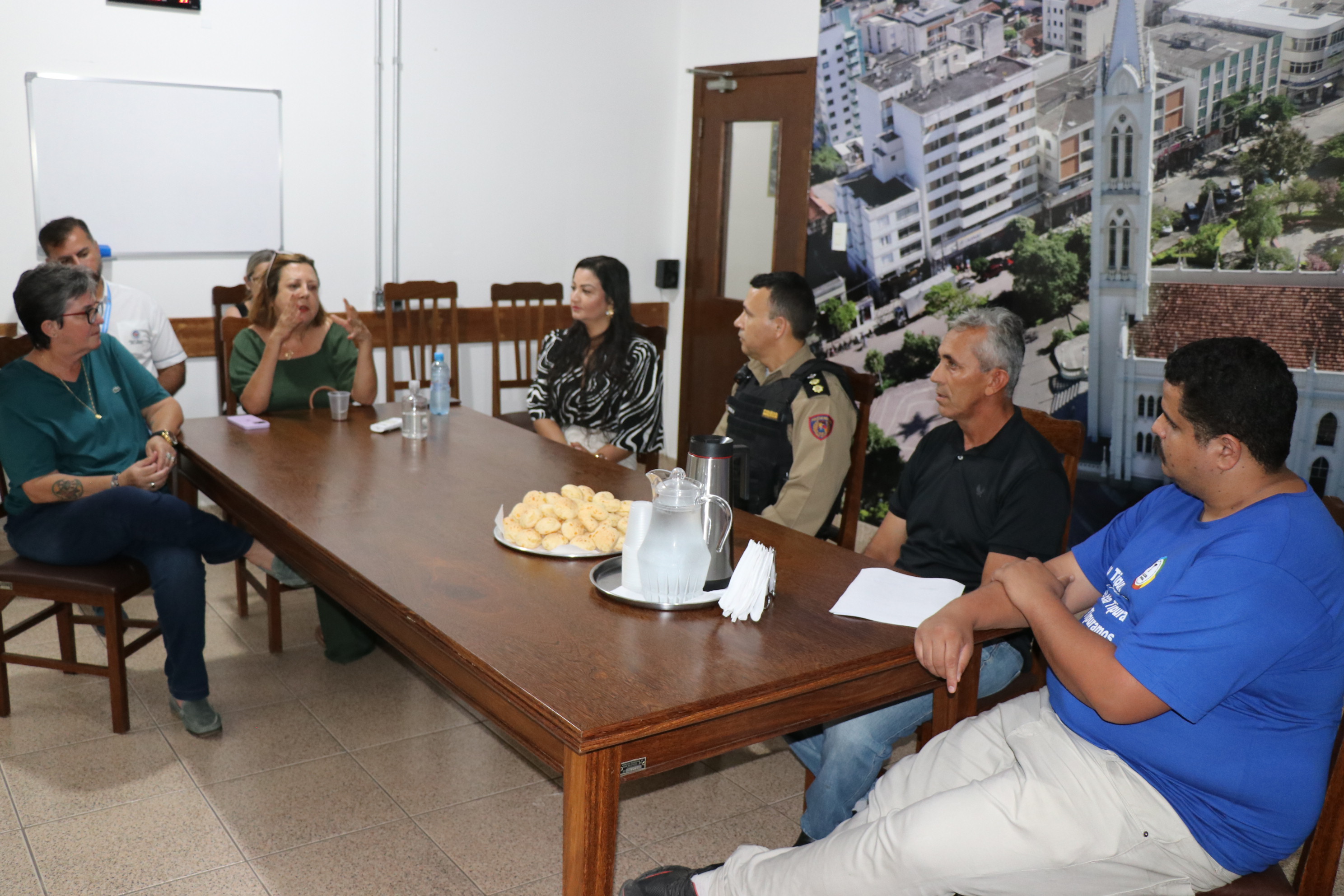 Vereadores debatem com Comandante do 7º BPM  segurança na escolas.